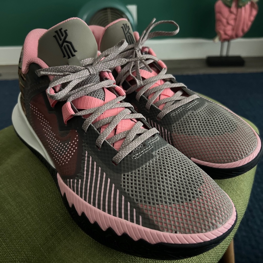 Nike kyrie flytop 5 EP moon fossil pink CAMO men’s 9.5 women’s 11 used